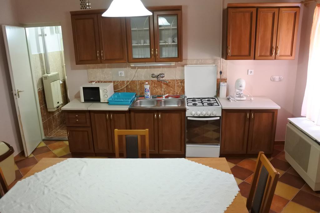 Kisasszony Apartman 에게르 외부 사진