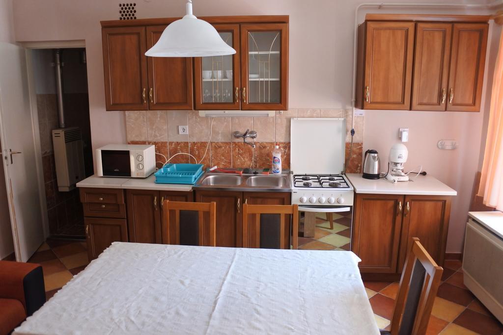 Kisasszony Apartman 에게르 외부 사진
